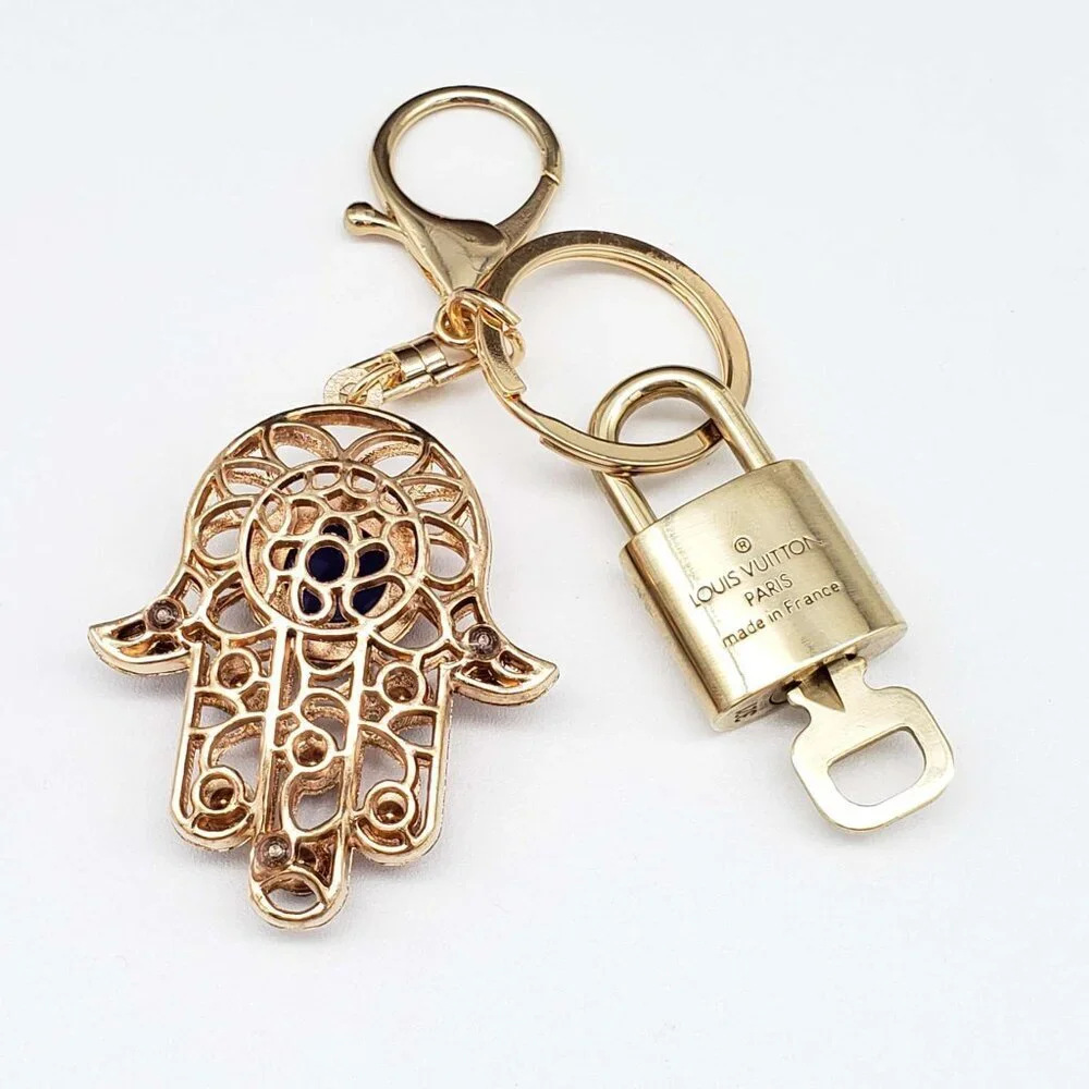 LV Authentic Gold Padlock 🔒 Key Set w/ Unbranded Evil Eye Keychain Charm - Picture 3 of 6